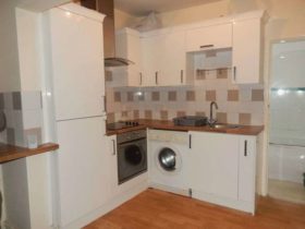 2 bedroom Flat to re...